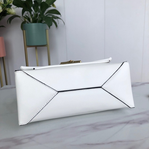 マイケルコースバッグ側面デザイン